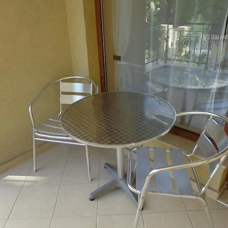 Comfort Zamenhof アパート